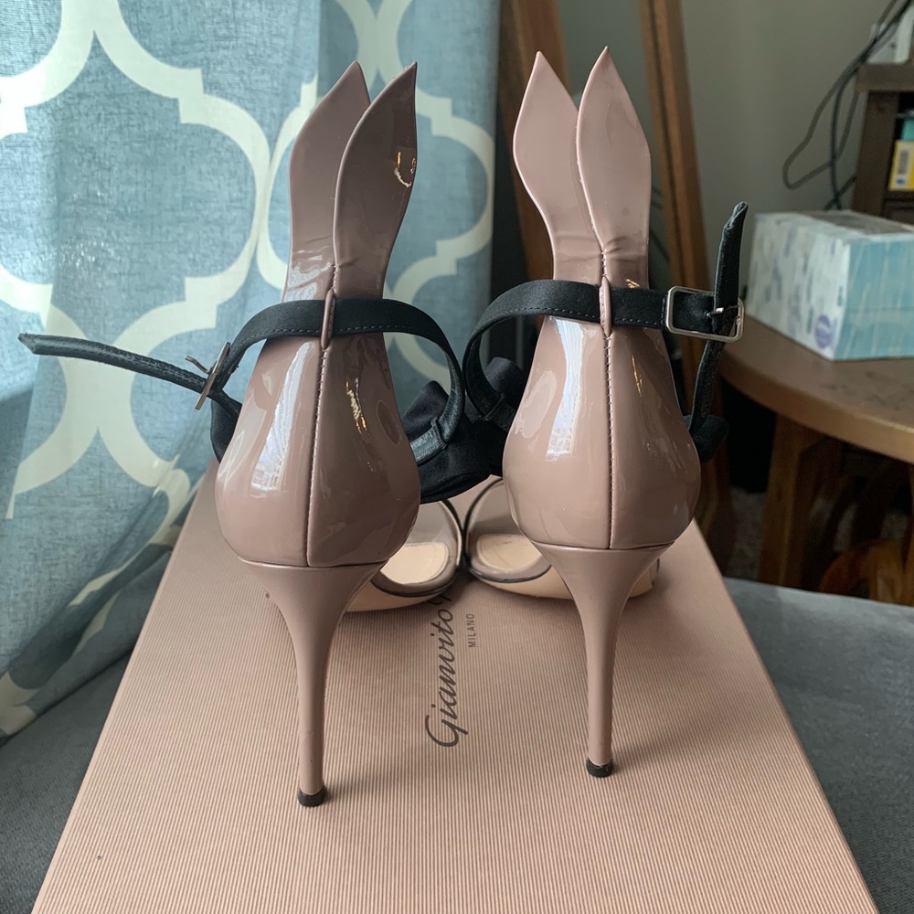 AMAZING Gianvito Rossi Bunny and Bow Heels